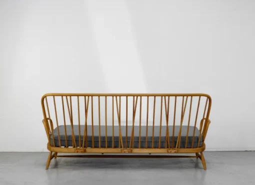 Pamono Mid-Century Modern Windsor Three-Seater Sofa by Lucian Ercolani for Ercol, 1960s Discount