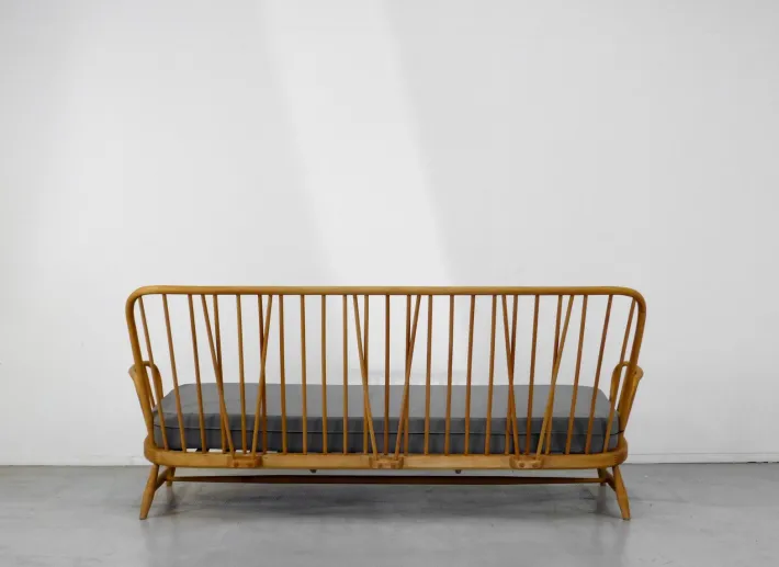 Pamono Mid-Century Modern Windsor Three-Seater Sofa by Lucian Ercolani for Ercol, 1960s Discount