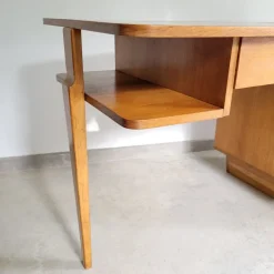 Pamono Mid-Century Modernist Desk in Golden Oak, Scandinavia, 1950s Outlet