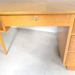 Pamono Mid-Century Modernist Desk in Golden Oak, Scandinavia, 1950s Outlet