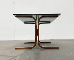 Pamono Mid-Century Norwegian Siesta Lounge Chairs and Glass Side Table Set by Ingmar Relling for Westnofa, Set of 3 Hot