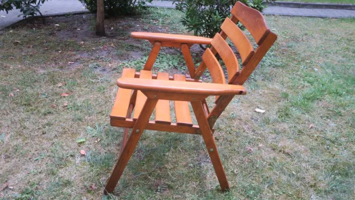 Pamono Mid-Century Patinated Wood Folding Garden or Patio Elbow Chair, 1960s Hot