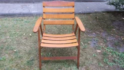 Pamono Mid-Century Patinated Wood Folding Garden or Patio Elbow Chair, 1960s Hot