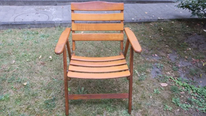 Pamono Mid-Century Patinated Wood Folding Garden or Patio Elbow Chair, 1960s Hot