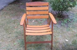 Pamono Mid-Century Patinated Wood Folding Garden or Patio Elbow Chair, 1960s Hot