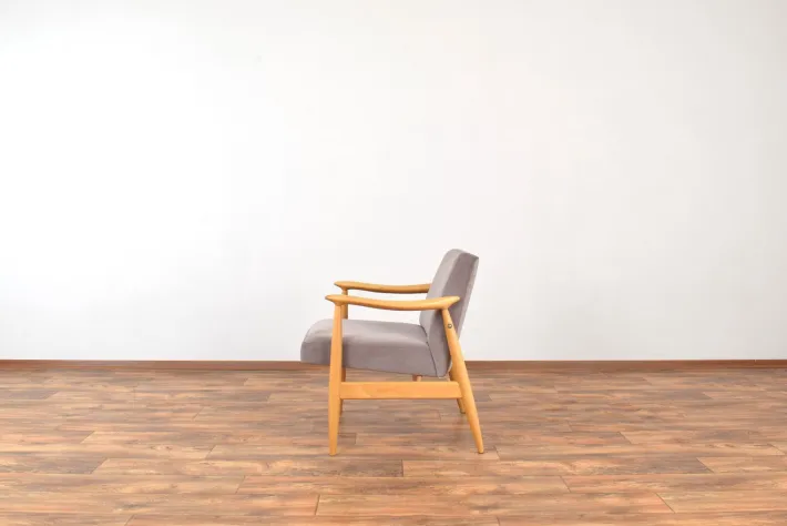 Pamono Mid-Century Polish Lounge Chairs by J. Kędziorek, 1960s, Set of 2 Clearance