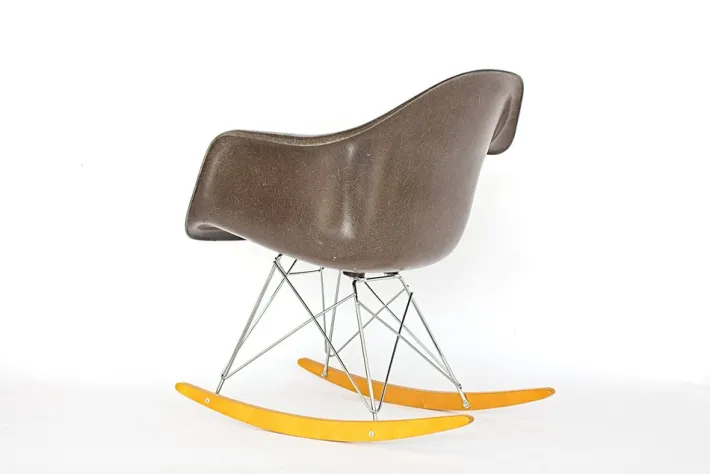 Pamono Mid-Century RAR Rocking Chair with Vitra Base by Charles & Ray Eames for Herman Miller Hot
