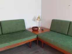 Pamono Mid-Century Scandinavian Daybeds and Corner Table by Ingmar Relling for Ekornes, 1960s, Set of 3