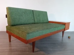 Pamono Mid-Century Scandinavian Daybeds and Corner Table by Ingmar Relling for Ekornes, 1960s, Set of 3