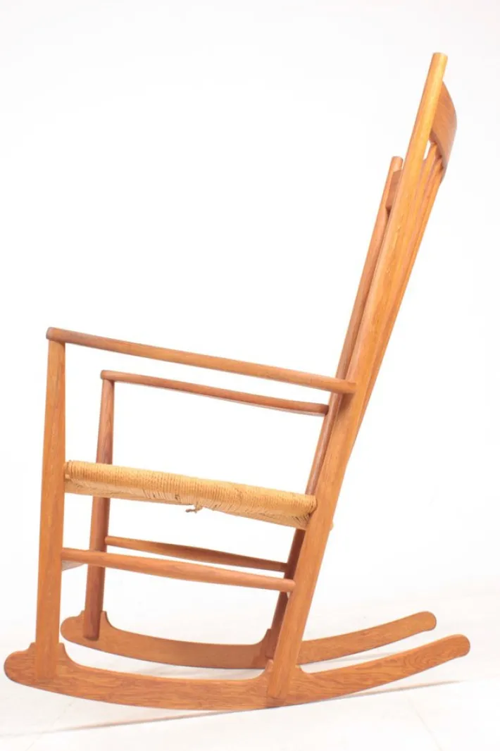Pamono Mid-Century Scandinavian Rocking Chair in Oak by Hans Wegner for FDB, 1950s
