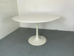 Pamono Mid-Century Space Age Tulip Dining Table in White by Arkana, 1960s Best