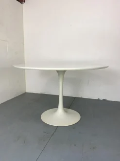 Pamono Mid-Century Space Age Tulip Dining Table in White by Arkana, 1960s Best