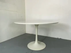 Pamono Mid-Century Space Age Tulip Dining Table in White by Arkana, 1960s Best