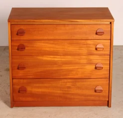 Pamono Mid-Century Teak Chest of 4 Drawers from Stag, 1970s Outlet