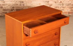 Pamono Mid-Century Teak Chest of 4 Drawers from Stag, 1970s Outlet