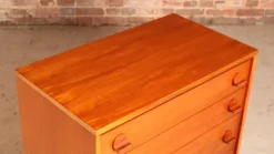 Pamono Mid-Century Teak Chest of 4 Drawers from Stag, 1970s Outlet