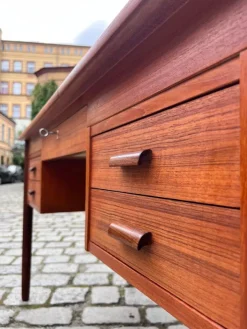 Pamono Mid-Century Teak Desk, Denmark Online