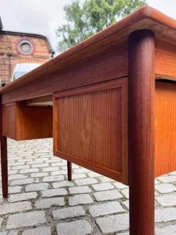 Pamono Mid-Century Teak Desk, Denmark Online