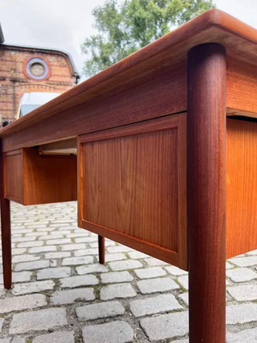 Pamono Mid-Century Teak Desk, Denmark Online