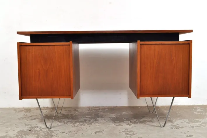 Pamono Mid-Century Teak Desk from Tijsseling Nijkerk, 1960s Clearance