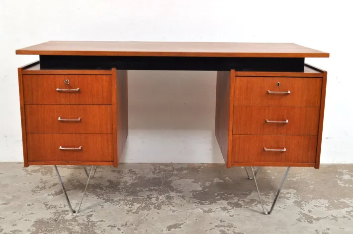 Pamono Mid-Century Teak Desk from Tijsseling Nijkerk, 1960s Clearance