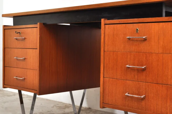 Pamono Mid-Century Teak Desk from Tijsseling Nijkerk, 1960s Clearance