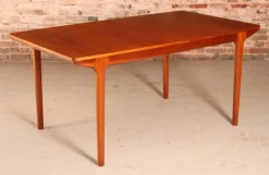 Pamono Mid-Century Teak Extending Dining Table from McIntosh, 1960s Hot