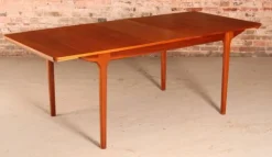 Pamono Mid-Century Teak Extending Dining Table from McIntosh, 1960s Hot