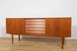Pamono Mid-Century Teak Sideboard by Nils Jonsson for Hugo Troeds, Sweden, 1960s Hot