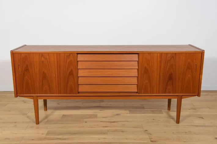 Pamono Mid-Century Teak Sideboard by Nils Jonsson for Hugo Troeds, Sweden, 1960s Hot