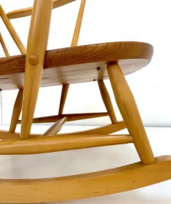 Pamono Mid-Century Windsor Grandfather Rocking Chair in Wood attributed to Lucian Ercolani for Ercol, England, 1960s Outlet