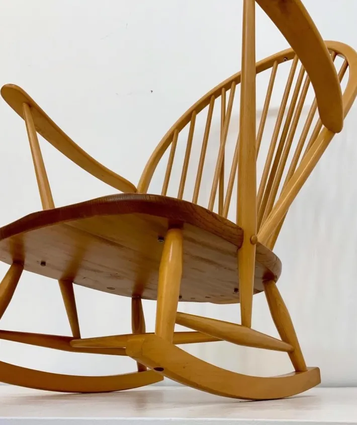 Pamono Mid-Century Windsor Grandfather Rocking Chair in Wood attributed to Lucian Ercolani for Ercol, England, 1960s Outlet