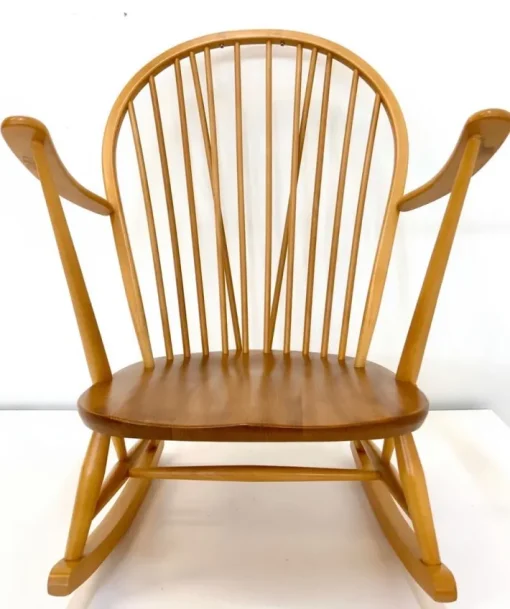 Pamono Mid-Century Windsor Grandfather Rocking Chair in Wood attributed to Lucian Ercolani for Ercol, England, 1960s Outlet