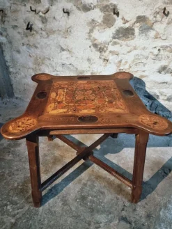 Pamono Mid-20th Century French Elm Marquetry Game Table with Intarsia Inlay and Round Corner Cutouts, 1950s Sale