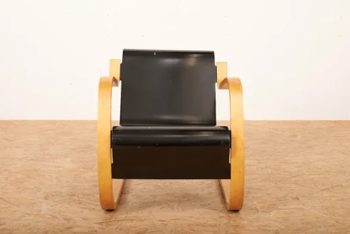 Pamono Model 31 Cantilever Chair in Molded Birch & Plywood by Alvar Aalto for Wohnbedarf, 1932 Outlet