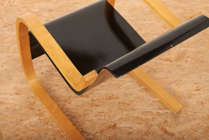 Pamono Model 31 Cantilever Chair in Molded Birch & Plywood by Alvar Aalto for Wohnbedarf, 1932 Outlet