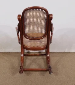 Pamono Model 12331 Childrens Rocking Chair in Beech by Michael Thonet for Thonet, 1910s Outlet