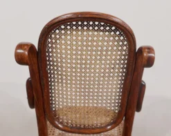 Pamono Model 12331 Childrens Rocking Chair in Beech by Michael Thonet for Thonet, 1910s Outlet