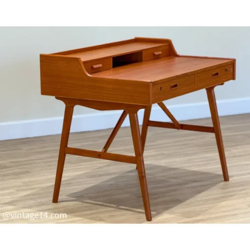 Pamono Model 56 Desk in Teak by Arne Wahl Iversen, 1960s Clearance