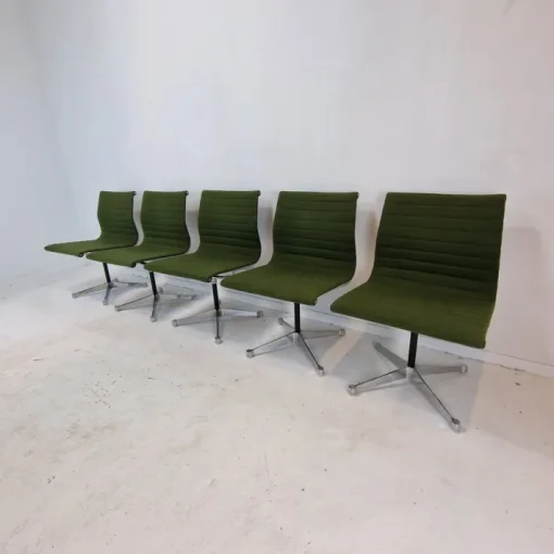 Pamono Model EA 105 Chairs by Eames for Herman Miller, 1970s, Set of 5 Online