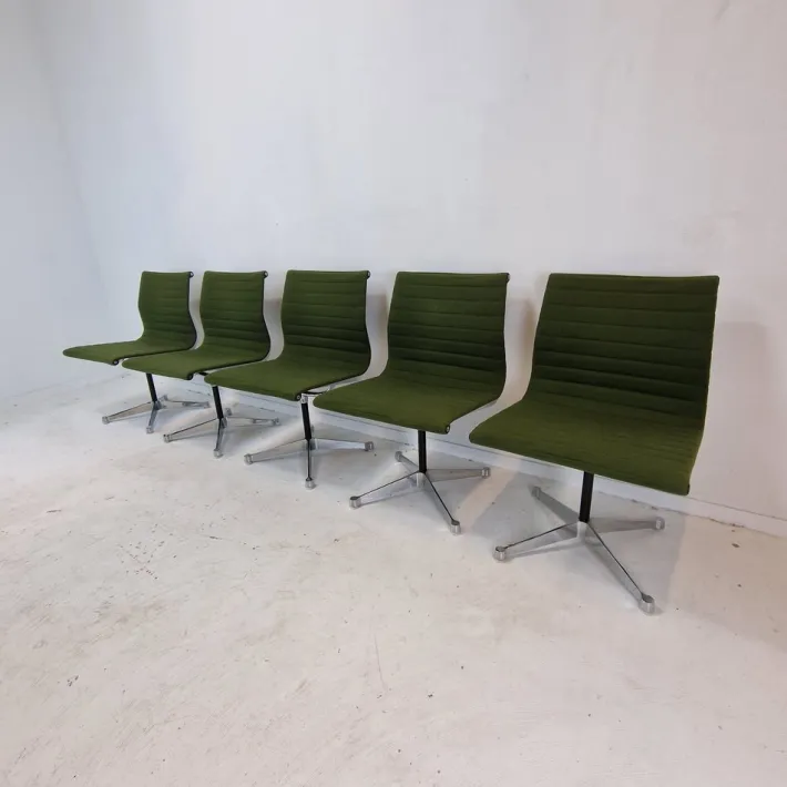 Pamono Model EA 105 Chairs by Eames for Herman Miller, 1970s, Set of 5 Online