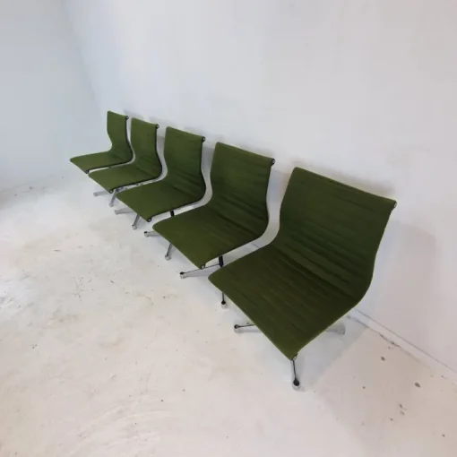 Pamono Model EA 105 Chairs by Eames for Herman Miller, 1970s, Set of 5 Online