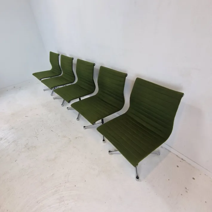 Pamono Model EA 105 Chairs by Eames for Herman Miller, 1970s, Set of 5 Online