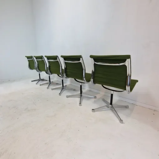 Pamono Model EA 105 Chairs by Eames for Herman Miller, 1970s, Set of 5 Online