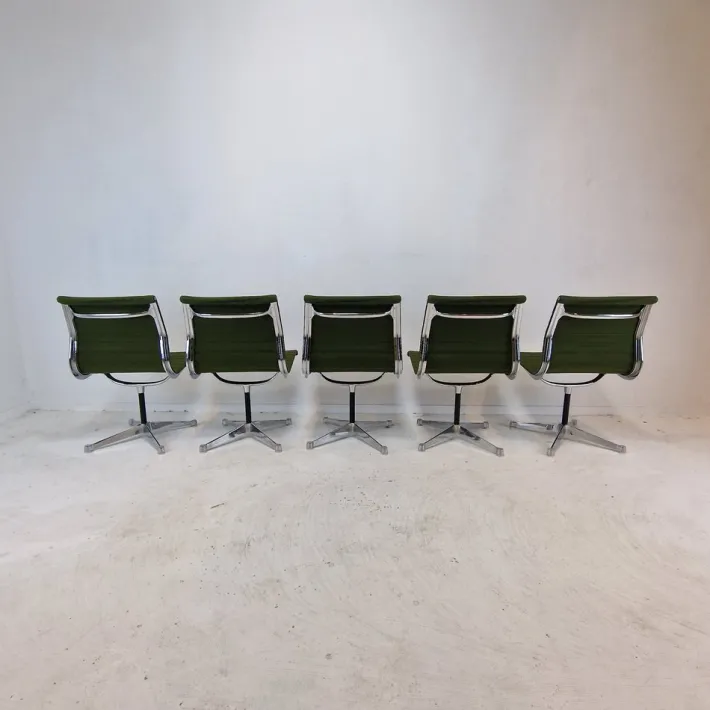 Pamono Model EA 105 Chairs by Eames for Herman Miller, 1970s, Set of 5 Online