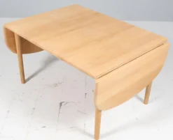 Pamono Model GE85 Coffee Table in Oak attributed to Hans J. Wegner for Getama, 2000s Best