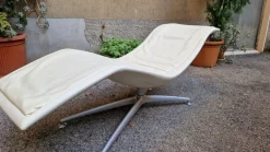 Pamono Model Larus Massaging Chaise Longue in White Leather from Poltrona Frau, 2000 Hot