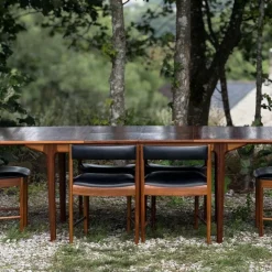 Pamono Model T3 Extending Dining Table in Walnut by Tom Robertson for McIntosh, 1970s Outlet