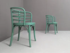 Pamono Modern Viennese Set Thonet B 246 Chairs & T 142 Table by Josef Frank, 1930s, Set of 3