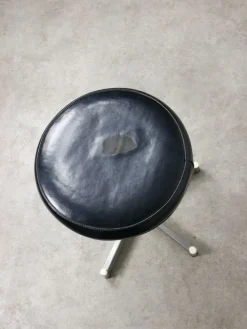 Pamono Modernist Bauhaus Swivel Stool in Chrome, 1950s Outlet